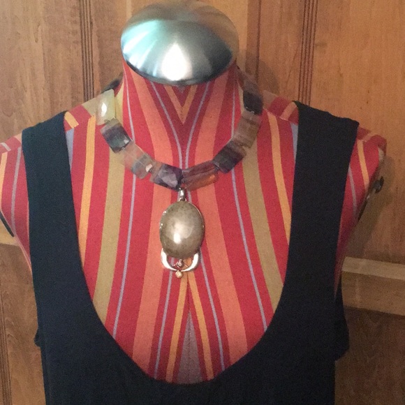 Silver & fossil pendant enhanced w/ cut stones - Picture 8 of 8